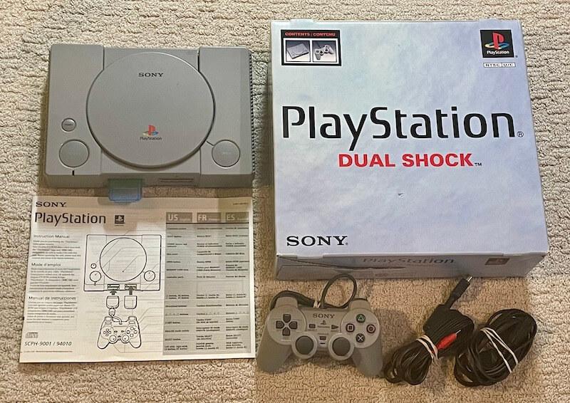 montering dal Våbenstilstand Original Playstation Console Complete in the Box up for Sale - PS1